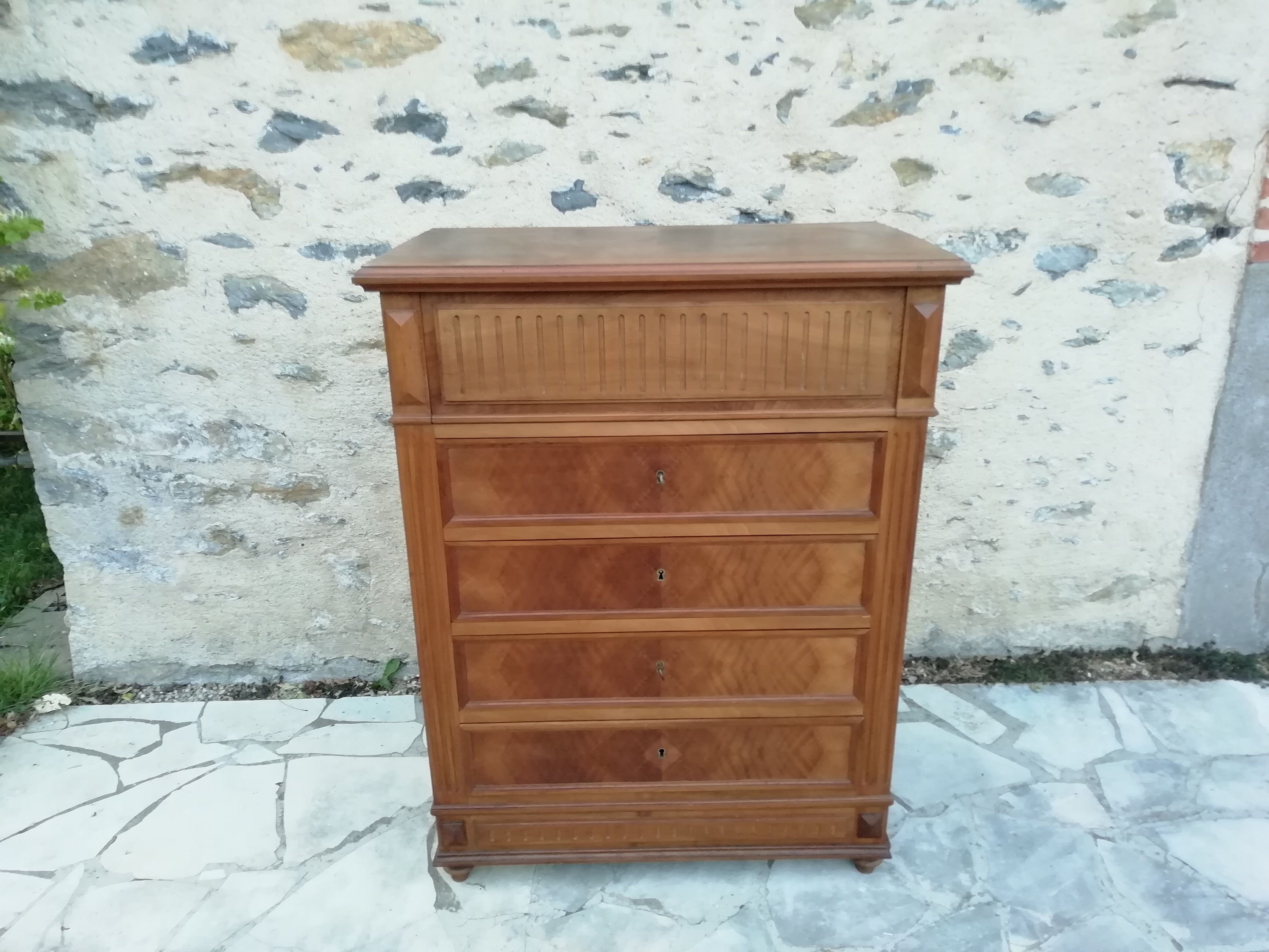 Dresser / dressing table