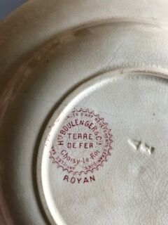 Round red dish Terre de Fer, Boulenger Choisy the King