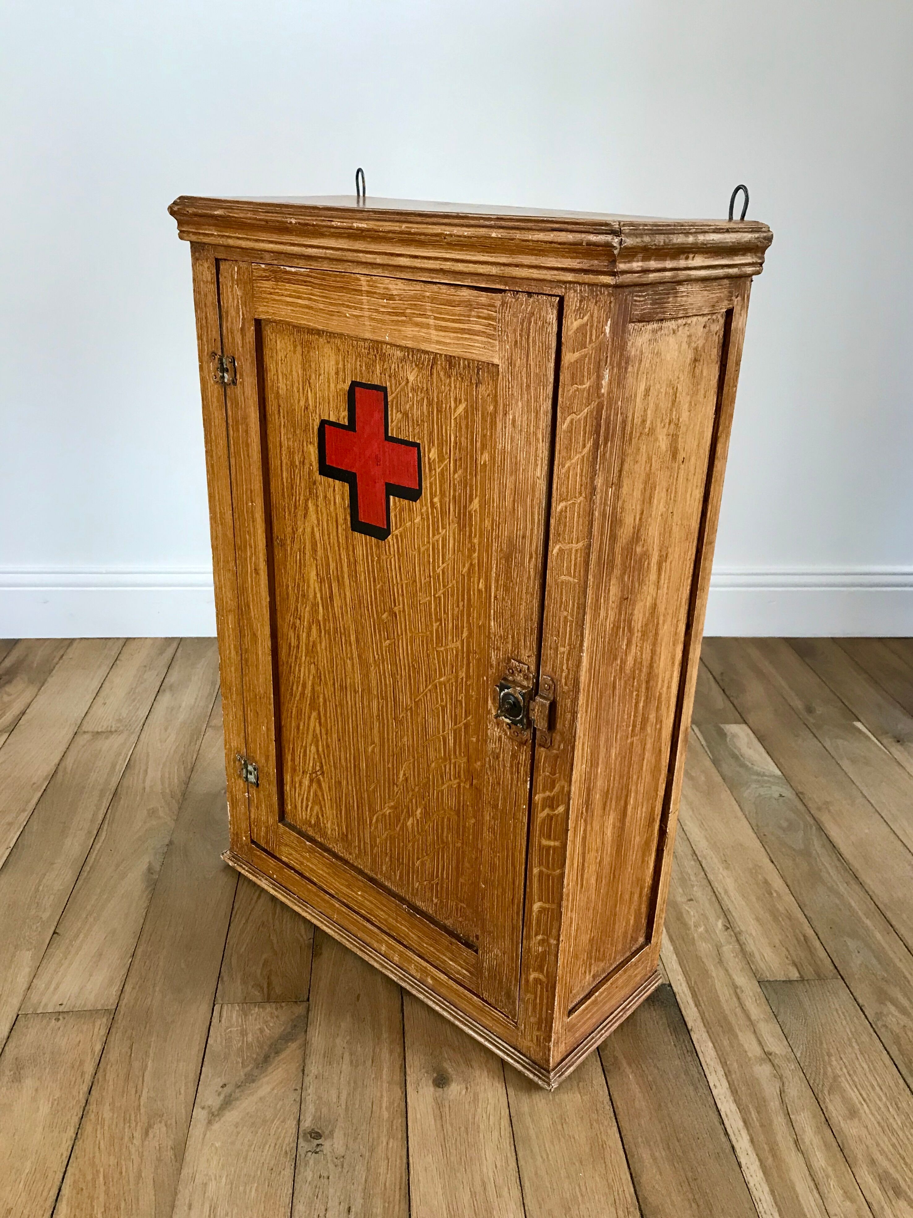 Wall Shelf / Medicine Cabinet Vintage 50s