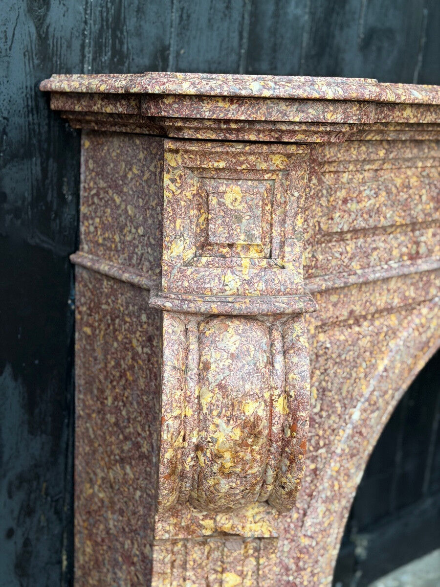 Impressive Napoleon III fireplace in violet brocatelle marble from Spain, circa 1880.