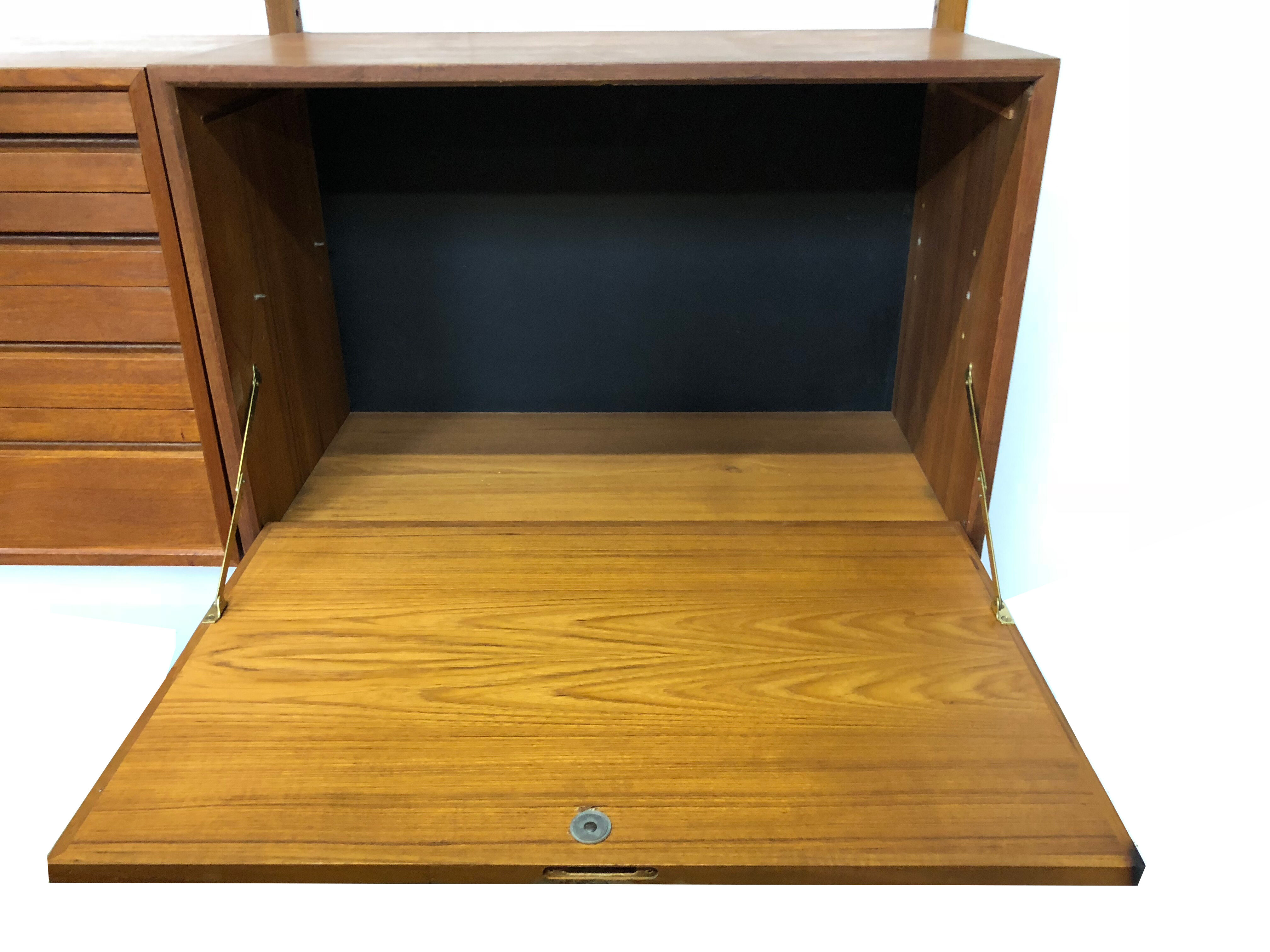 Poul Cadovius royal system