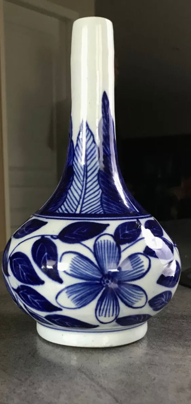 Old vase soliflore porcelain with floral decoration blue asia 18 cm