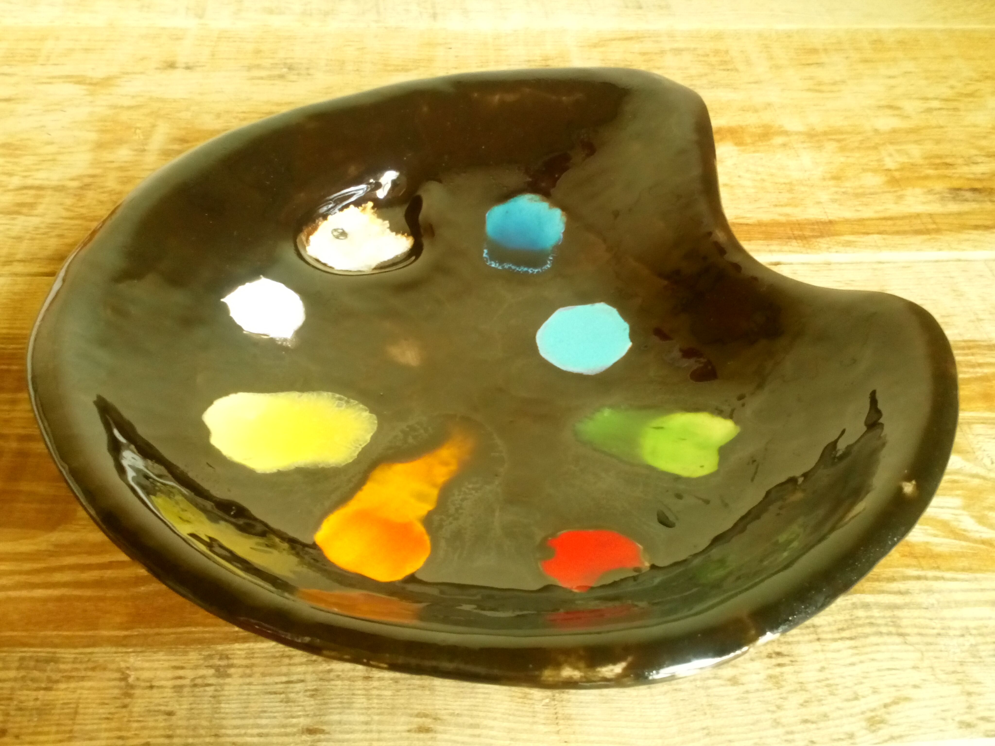 Coupe en ceramique en forme de palette de peintre 1960