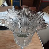 Tripod glass vase size