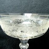 Coupes à champagne cristal Baccarat style Louis XV gravées d'acanthes et de rubans