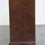 Commode anglaise ancienne dotée de 5 tiroirs et d'une patine