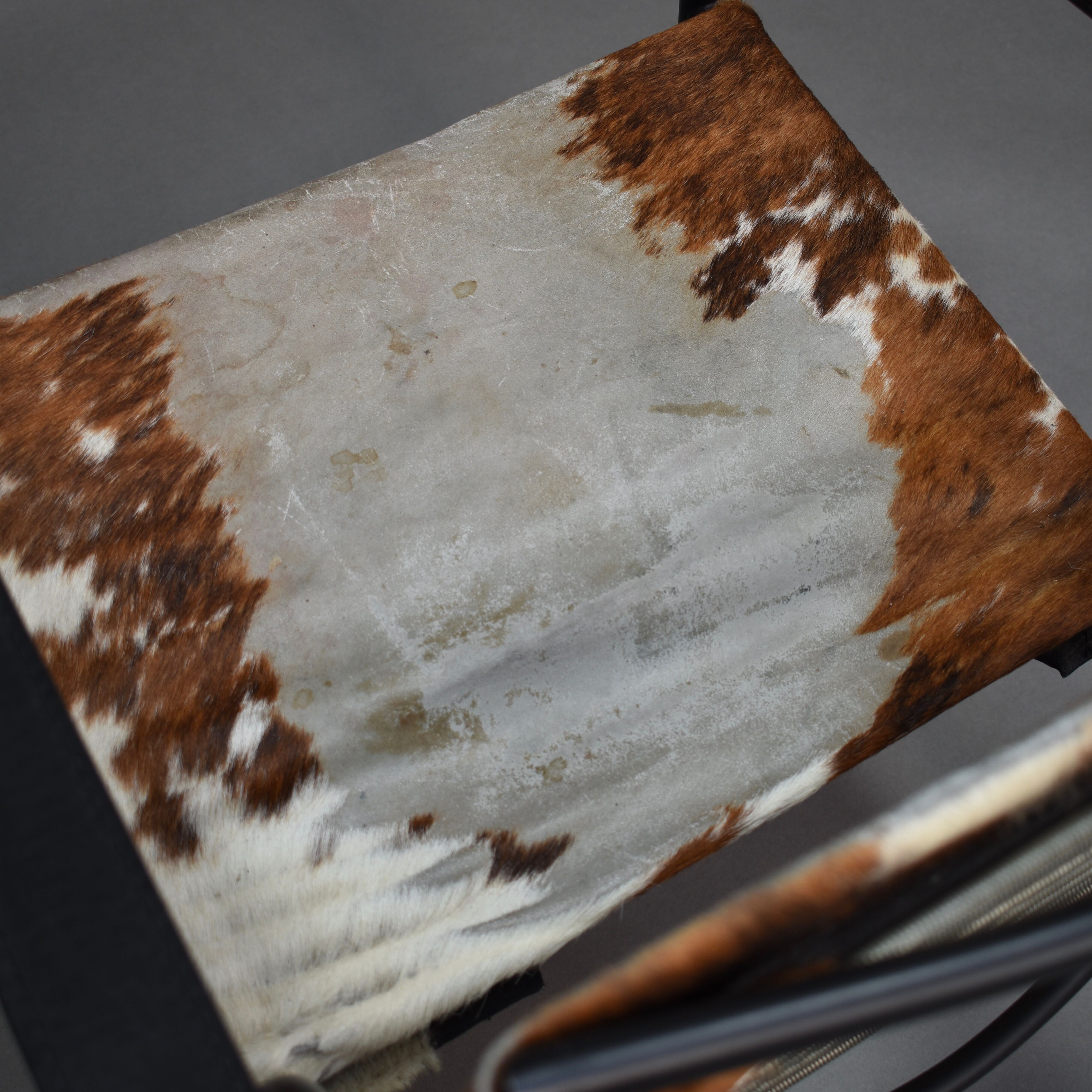 LC1 armchair by Le Corbusier and Charlotte Perriand for Cassina