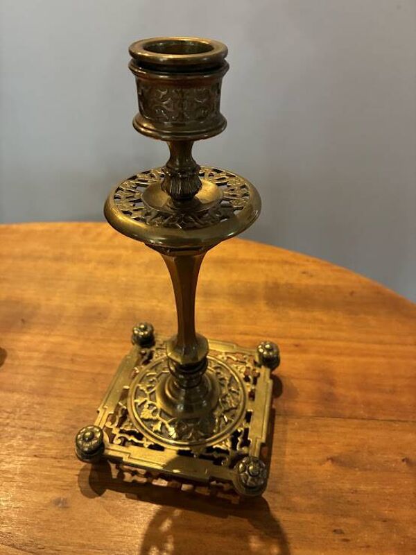 Paire de Bougeoirs, anciens en laiton, 19e Siècle, signée  Prachthauser