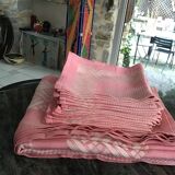 Pink jacquard dinner service