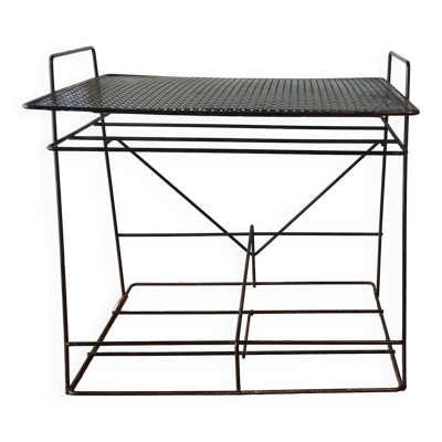 Table desserte en métal noir perforé 1950/1960.