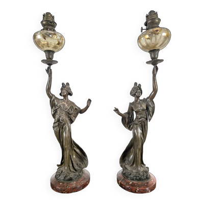 Paire de lampes à pétrole Art Nouveau en régule
