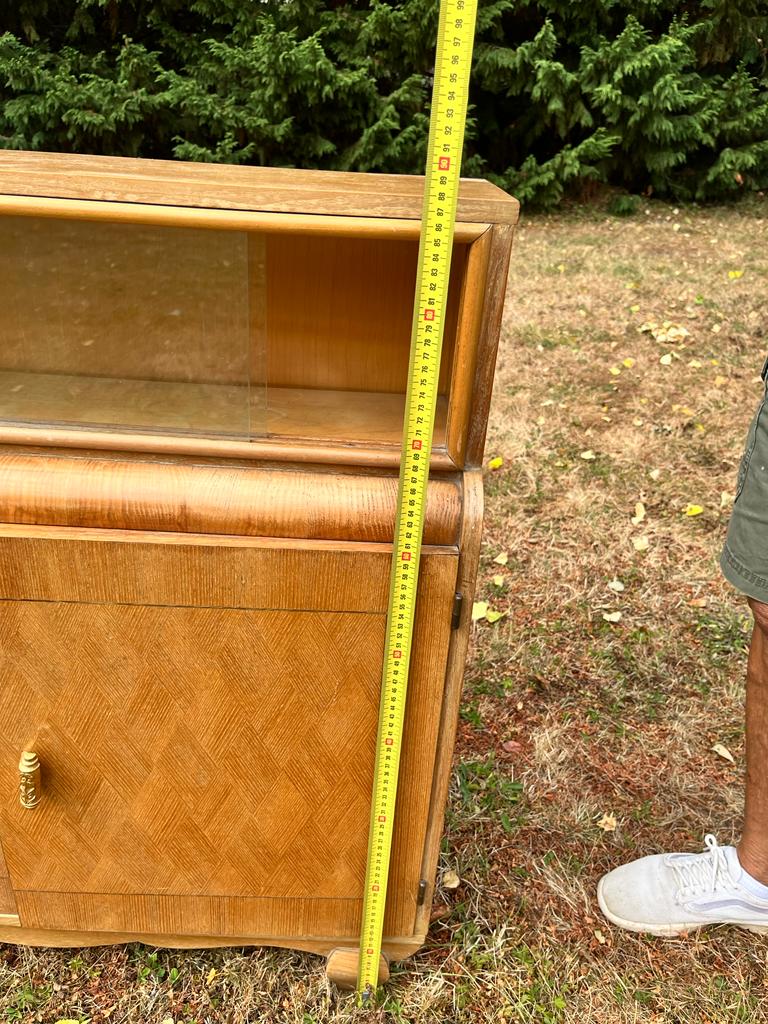 Small narrow buffet 40s/50s
