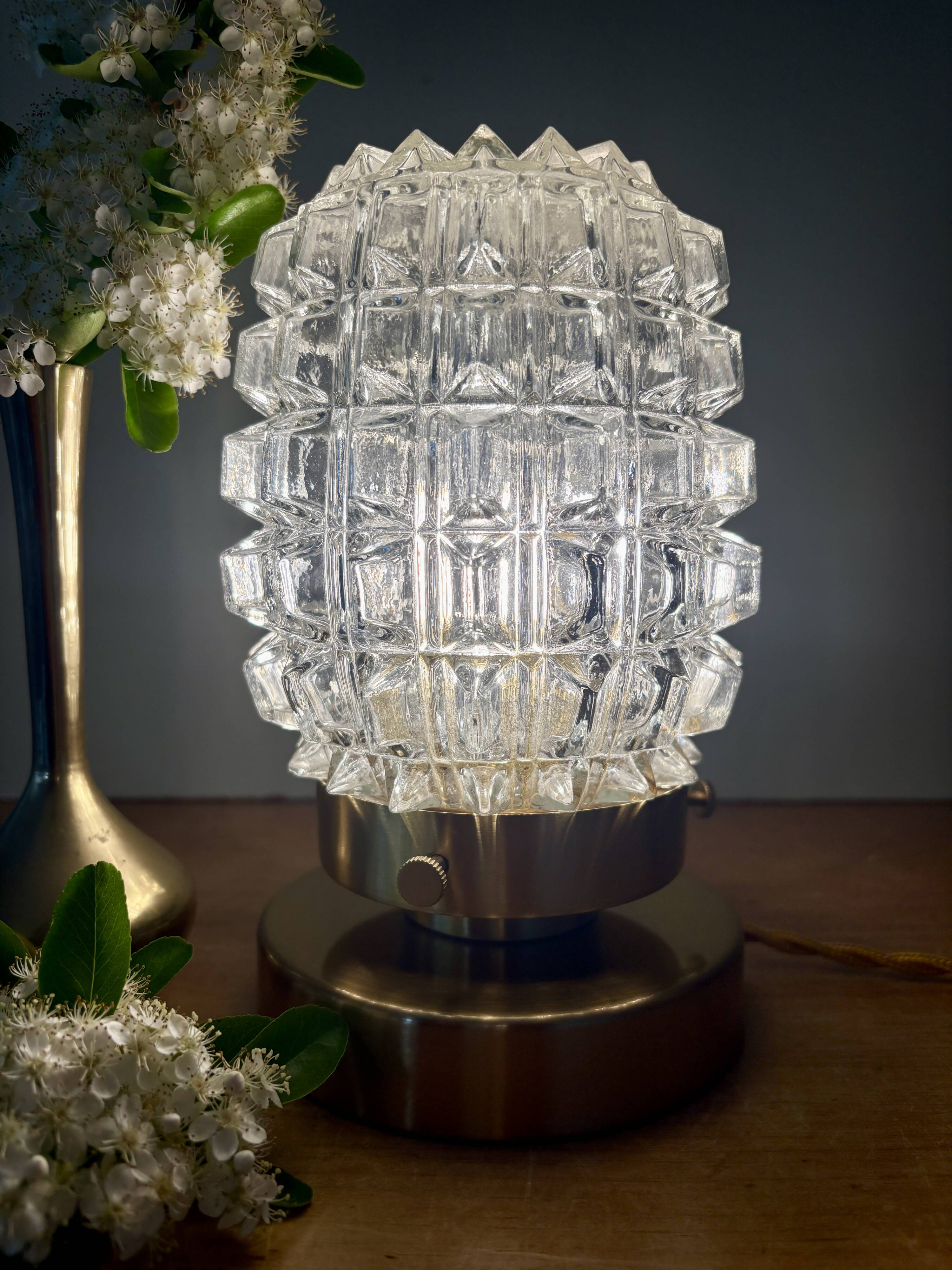 Vintage globe table lamp in transparent molded glass