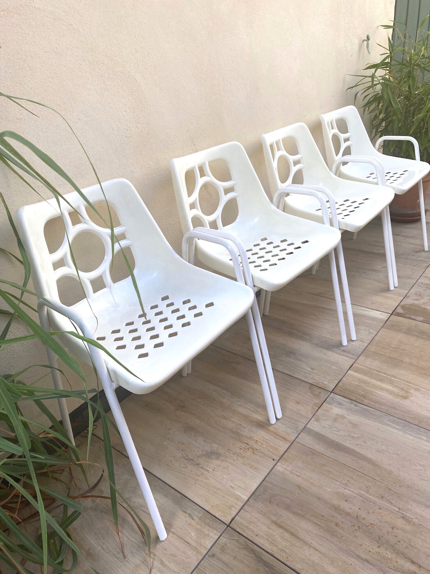 Lot de 4 fauteuils empilables années 60-70 en métal et plastique jardin