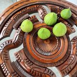 Table basse années 60 tripode bois ciselé