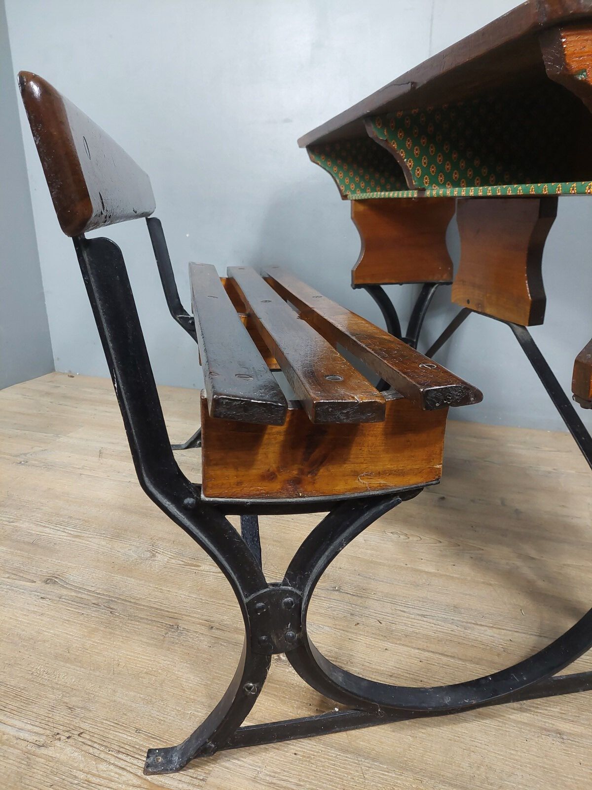 Double school desk called “lectern”