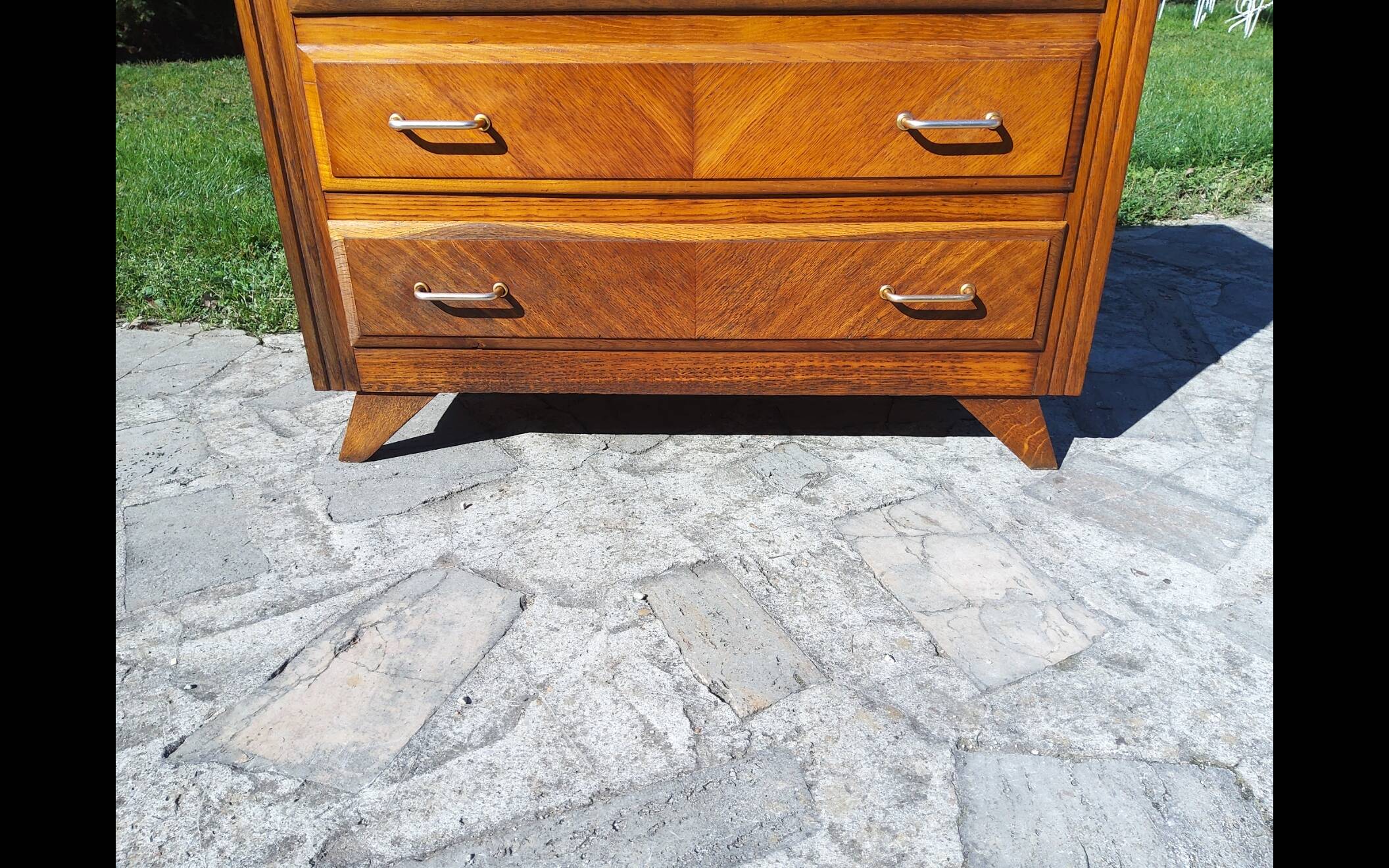 Compass leg chest of drawers