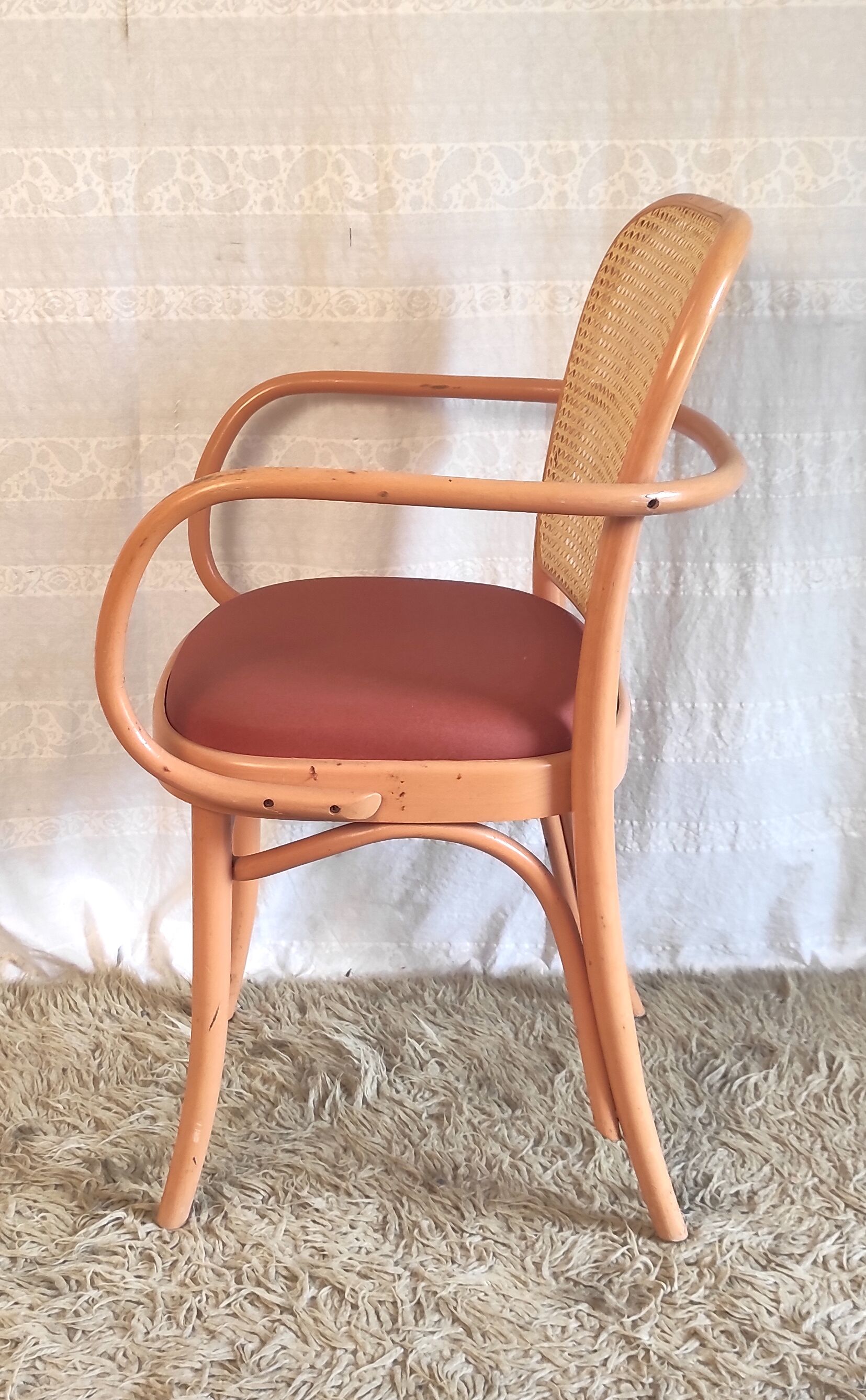 Curved wooden armchair model 811 by J. Hoffmann – late edition XXth