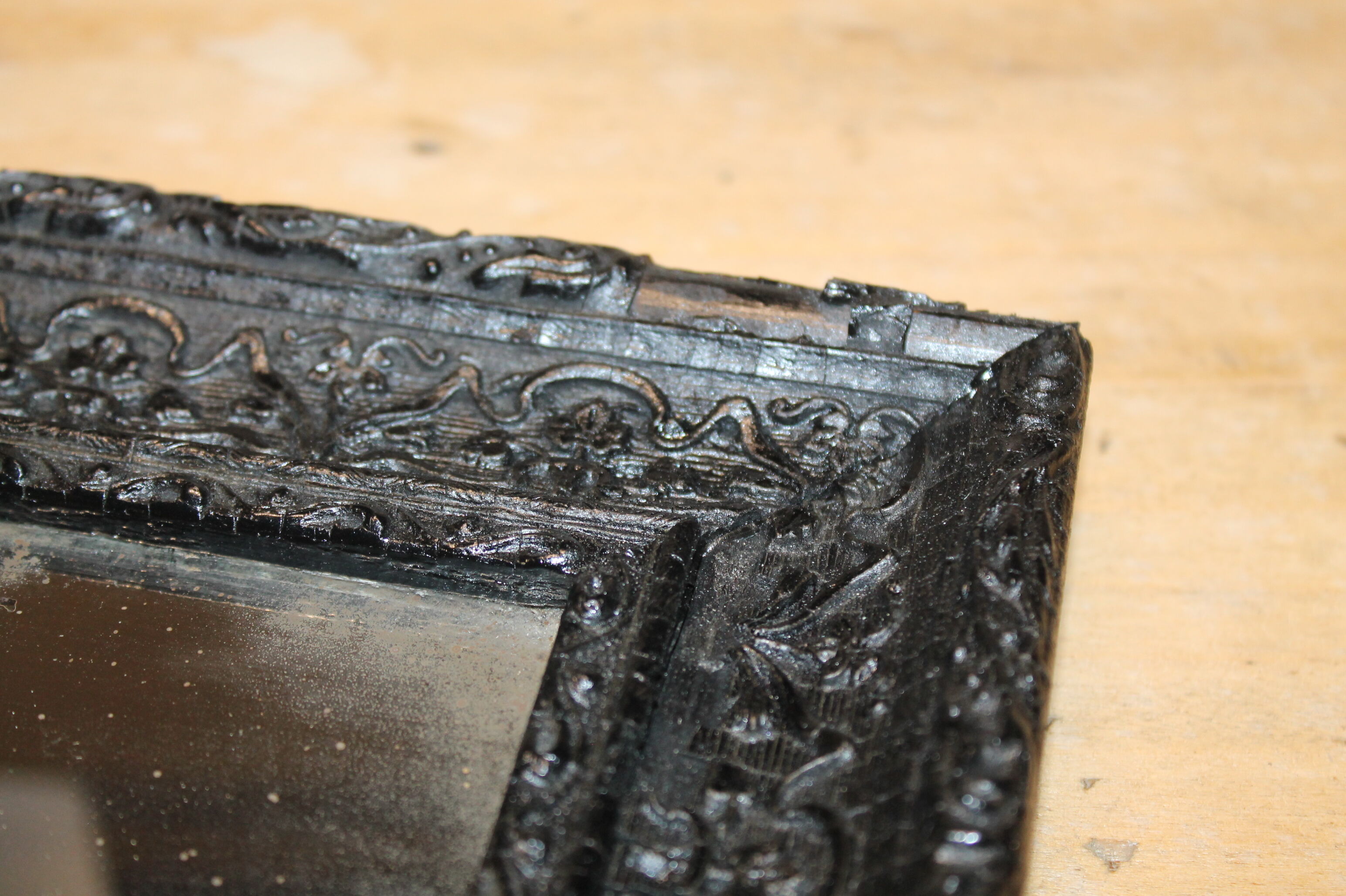 Mirror molded black frame 48x58cm