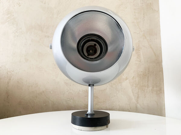 Spot lumineux de louis poulsen