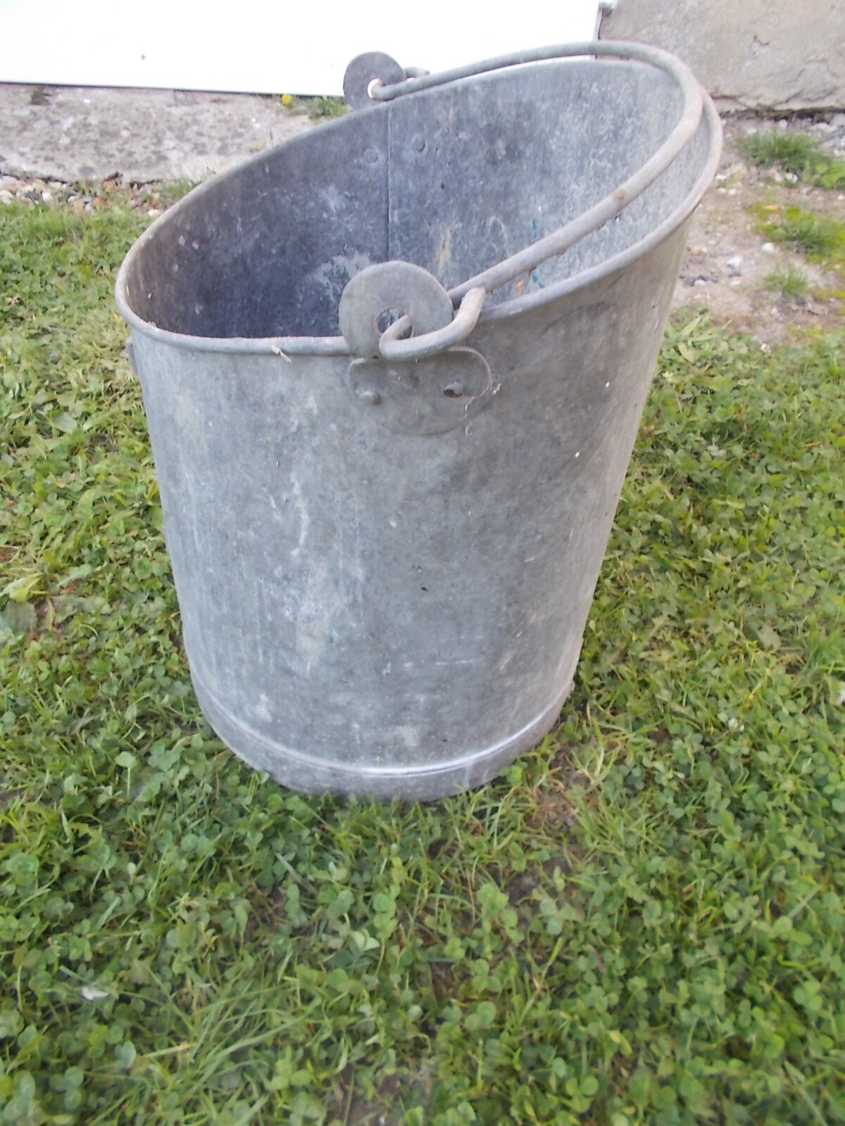 Zinc coal bucket