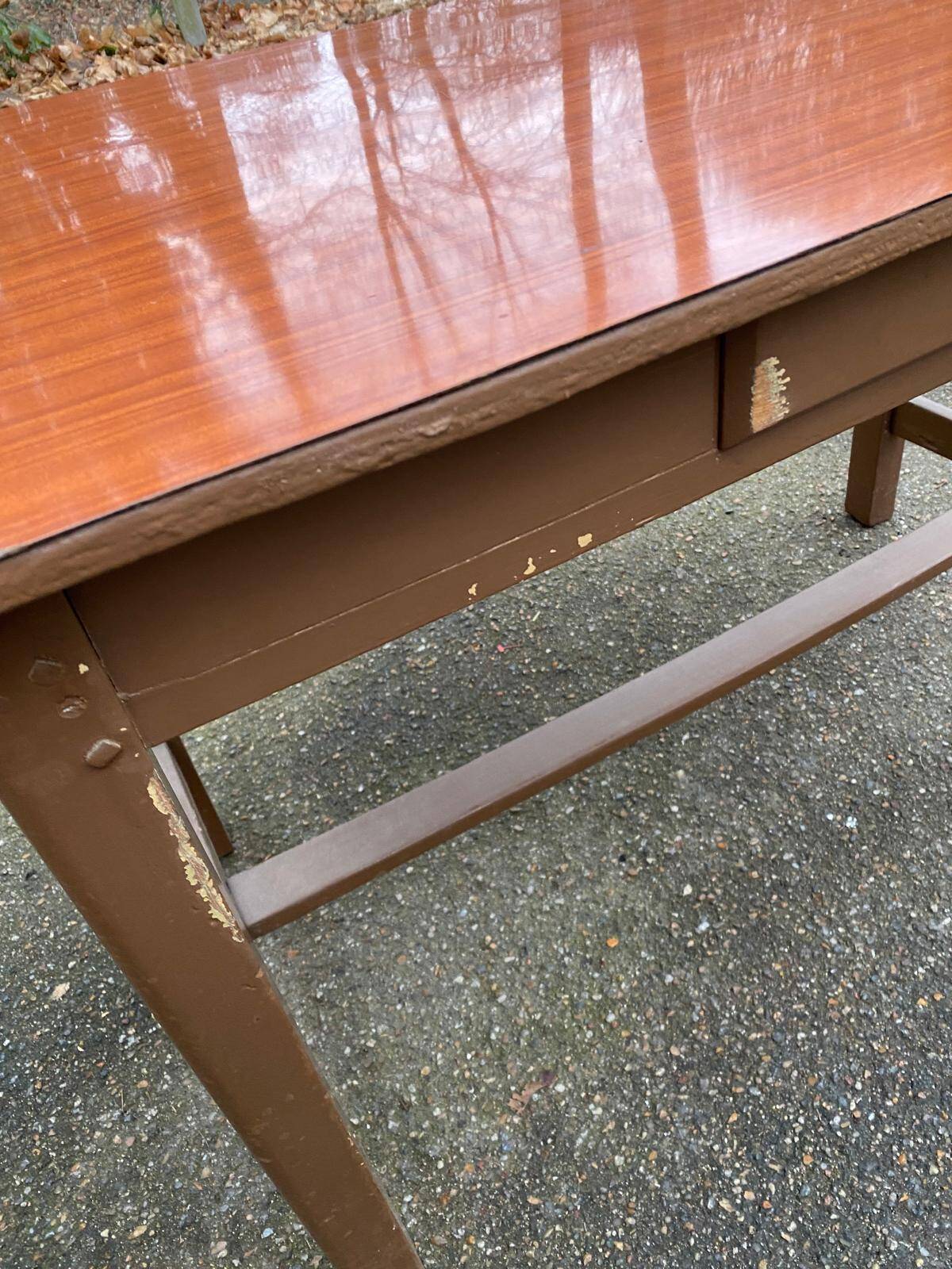 Parisian desk made of solid wood, painted grey and with formica.