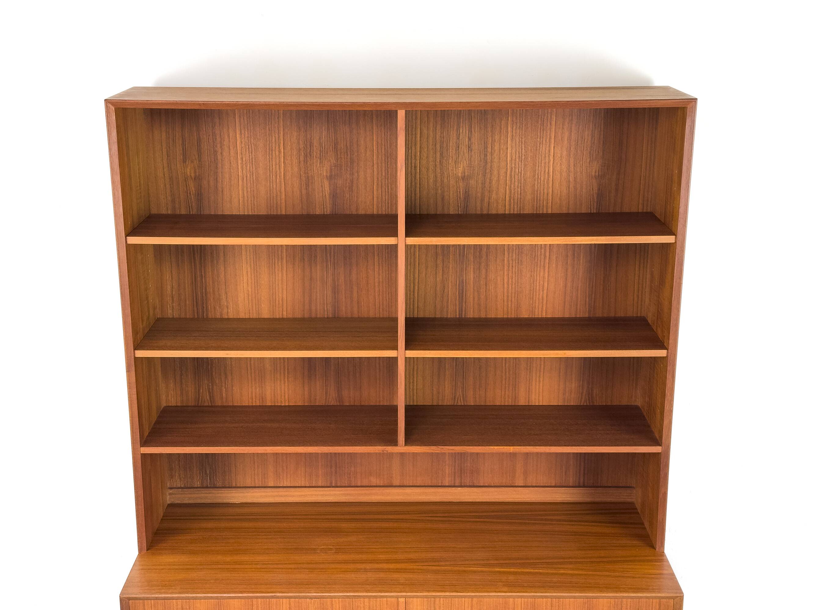 Buffet en teck avec étagère par Brouer Møbler, années 1960.