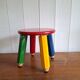 Tabouret crayon Memphis