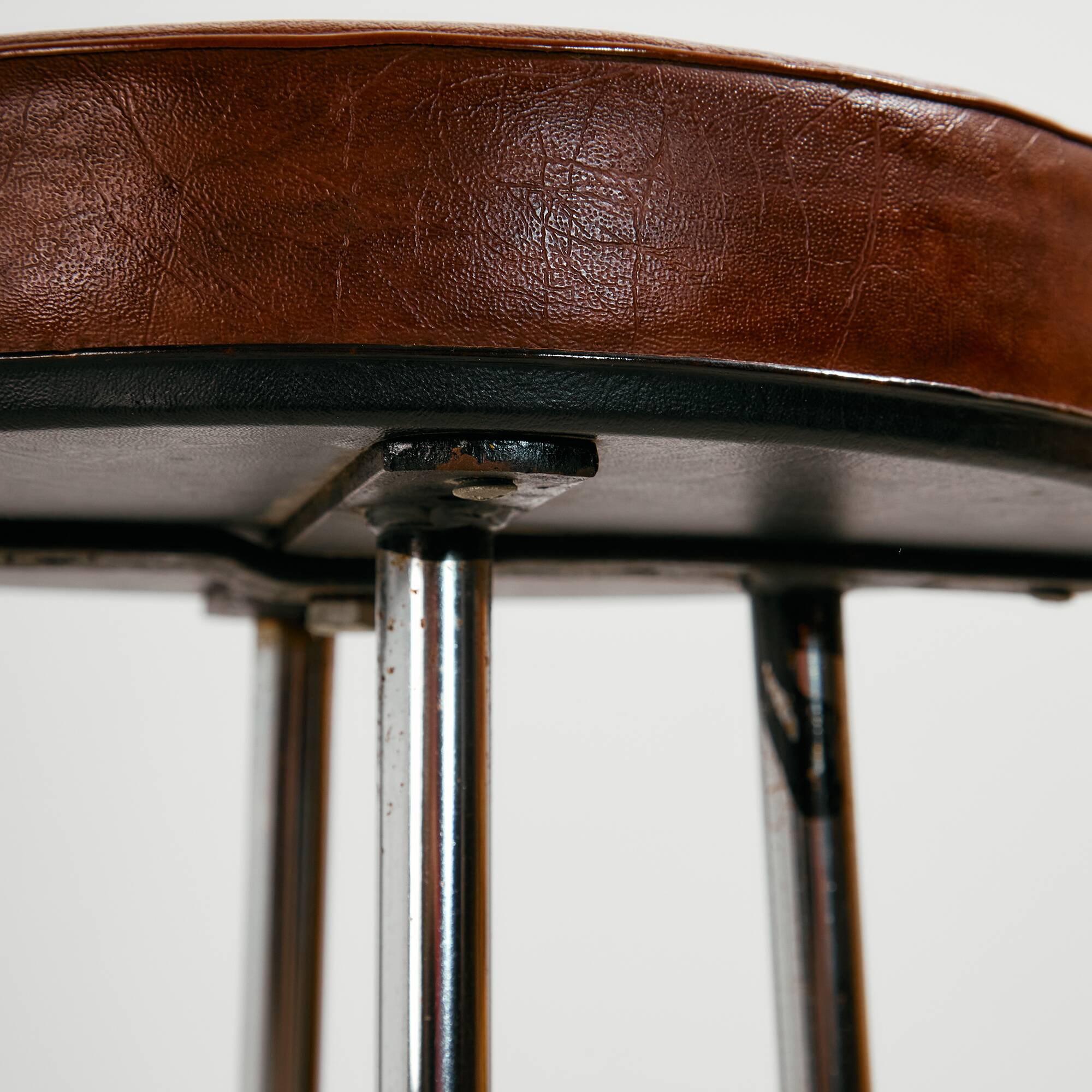 Tubular bar stool
