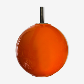 Orange opaline ball suspension