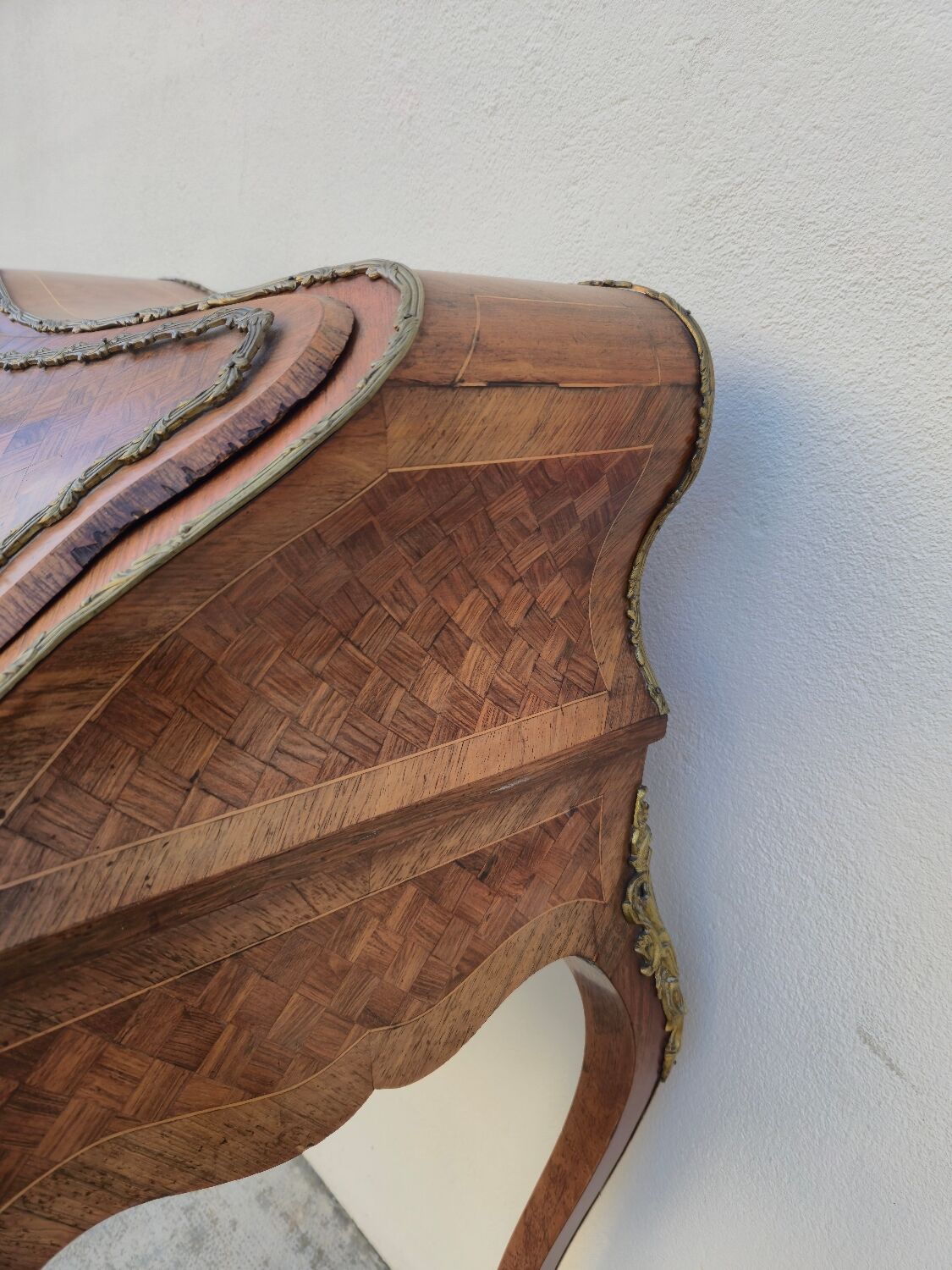 Louis XV style lady's desk in marquetry and bronze