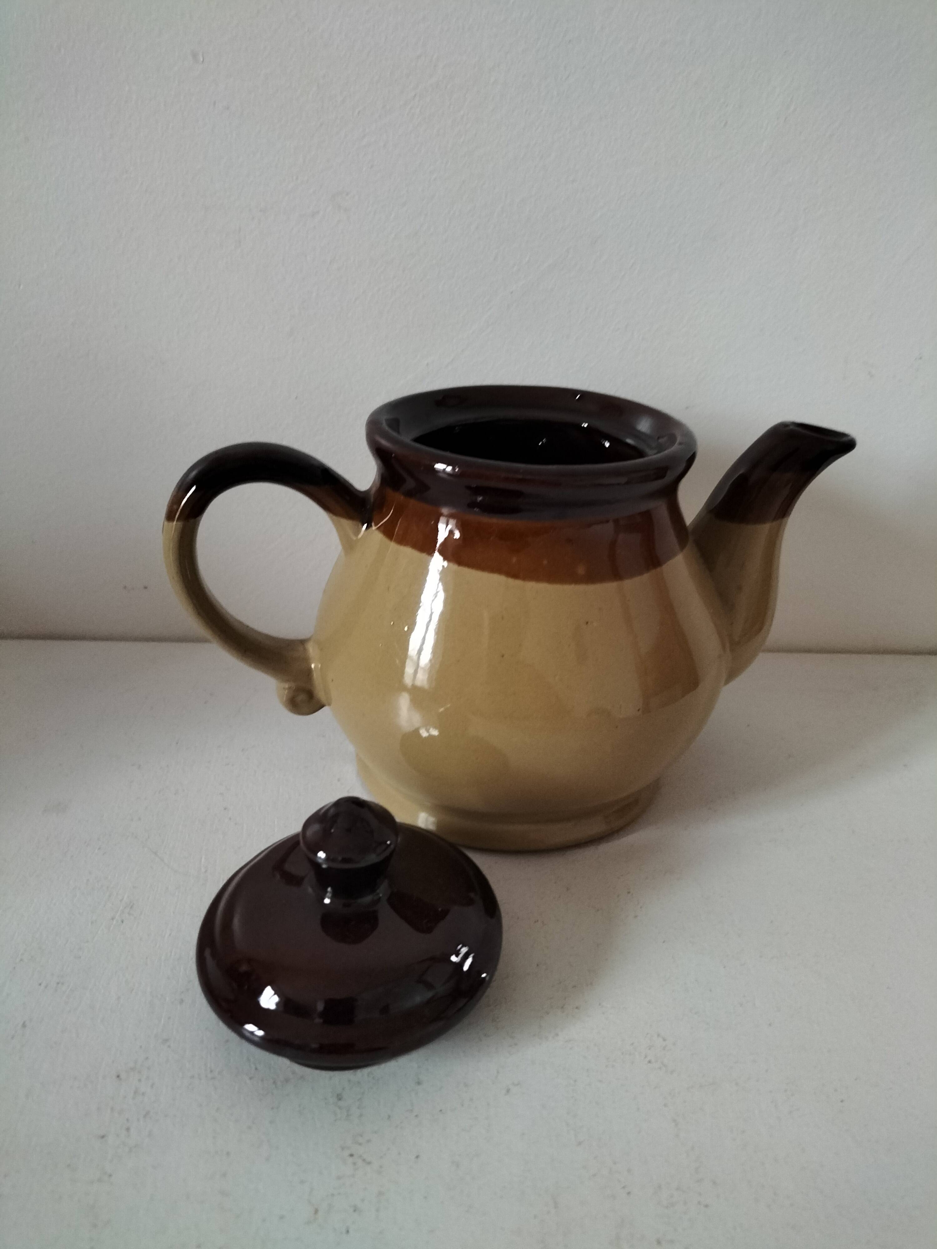 Teapot, milk jug and sugar bowl set