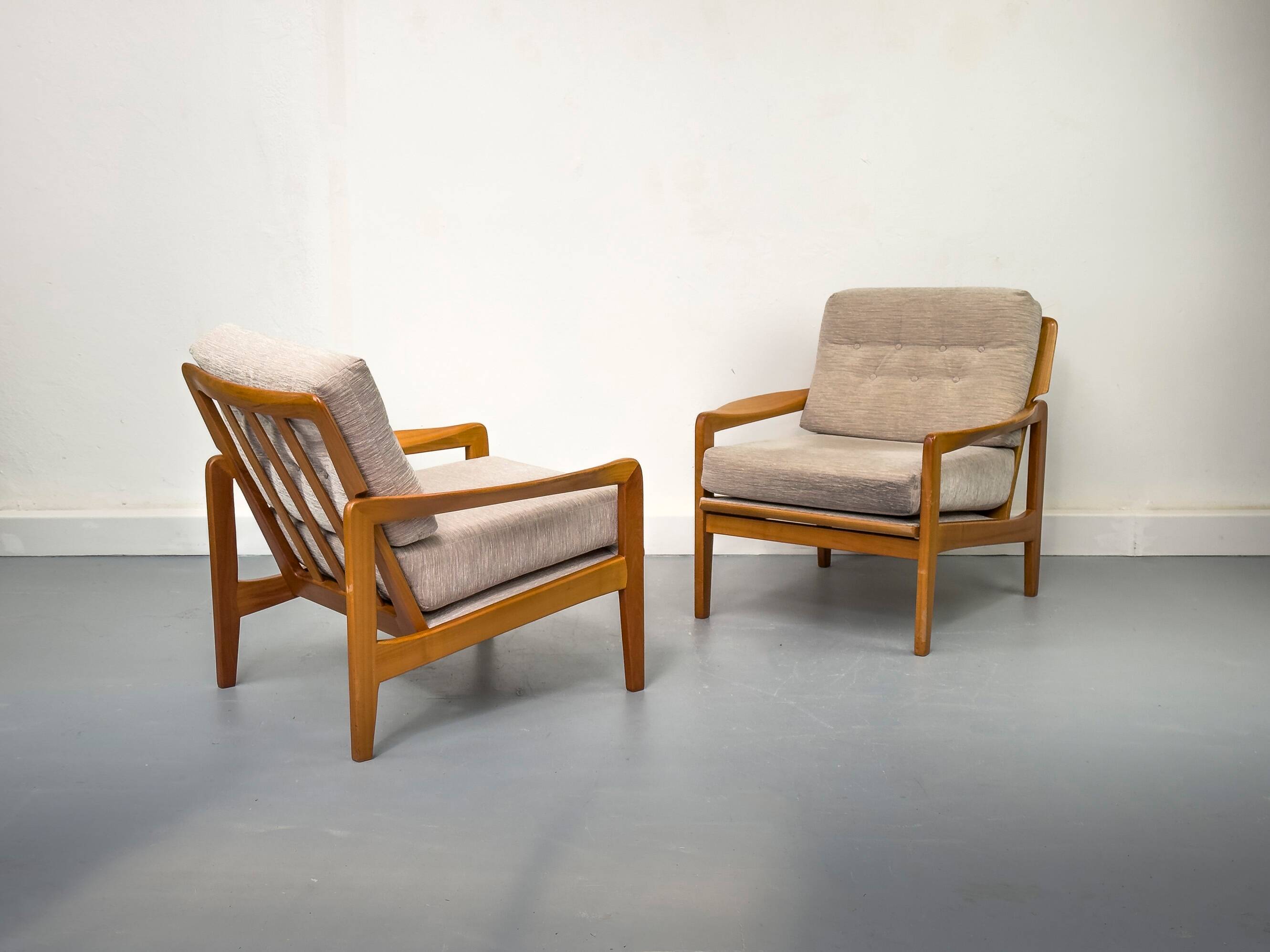 Paire de fauteuils, 1960s