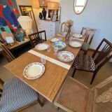 Extendable farmhouse table with 2 vintage leaves