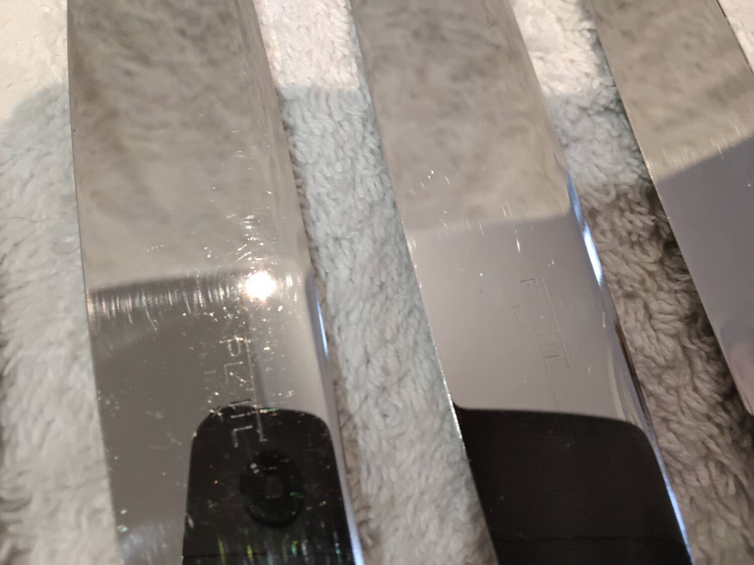 12 silver-plated metal table knives, Platil rocaille silversmith design, 24.6cm