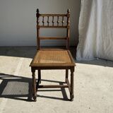 Chaise classique ancienne en bois et cannage