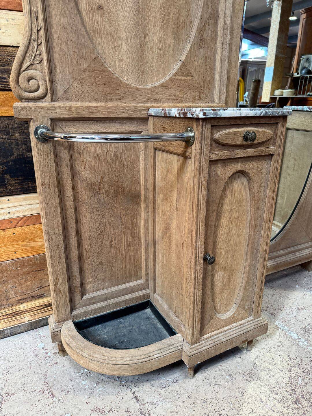 Large oak cloakroom