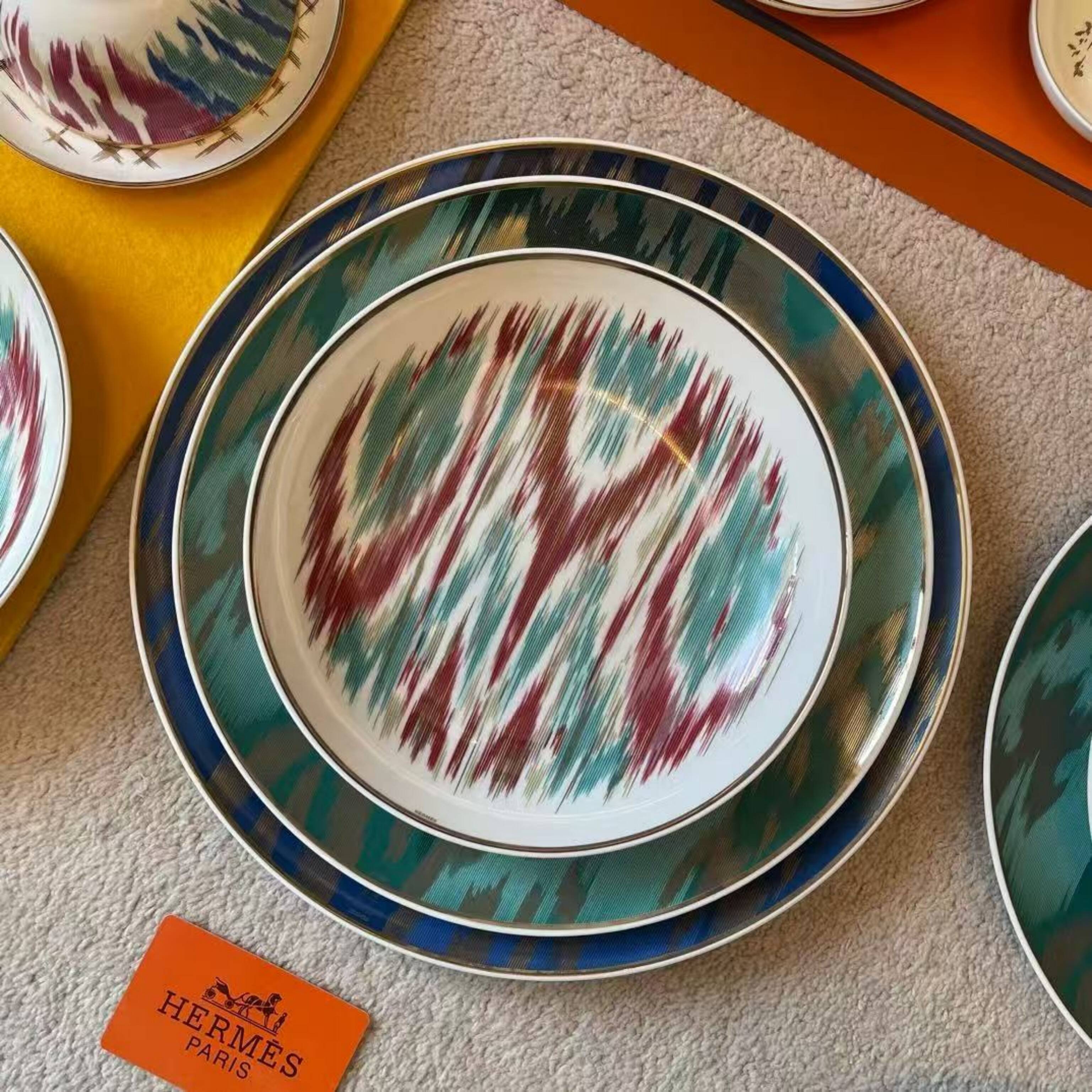 Hermès Voyage en Ikat 41-Piece Fine Porcelain Dinnerware Set