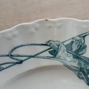 12 assiettes plates anciennes en Terre de fer 