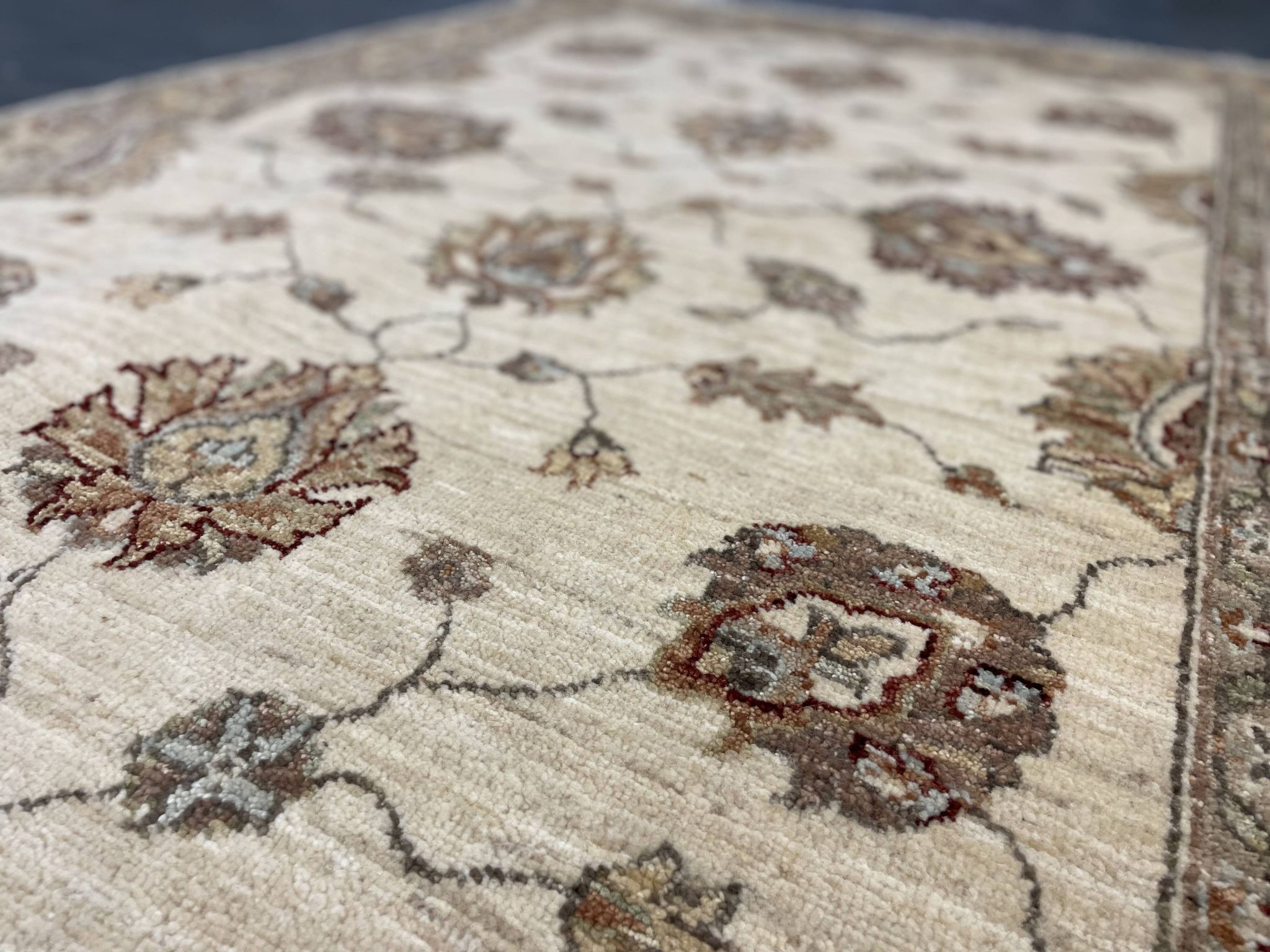 Handmade Cream Wool Rug, Traditional Floral Carpet for Bedroom Living Room
