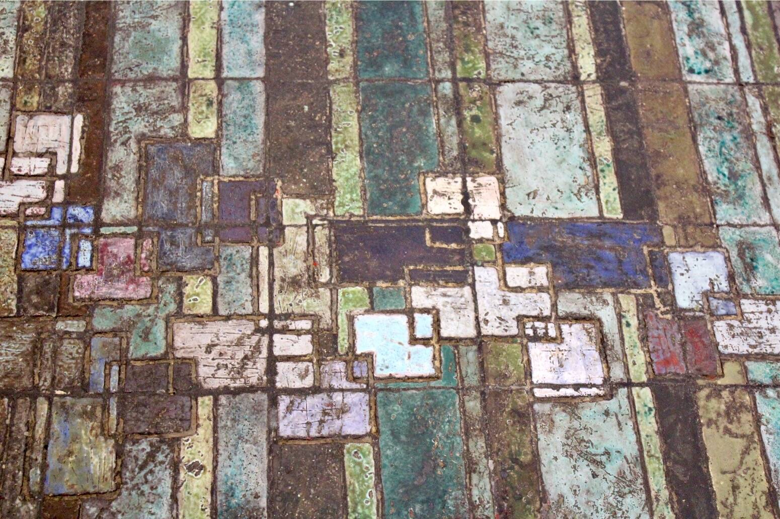 Table basse en mosaïque d'ardoise et de céramique