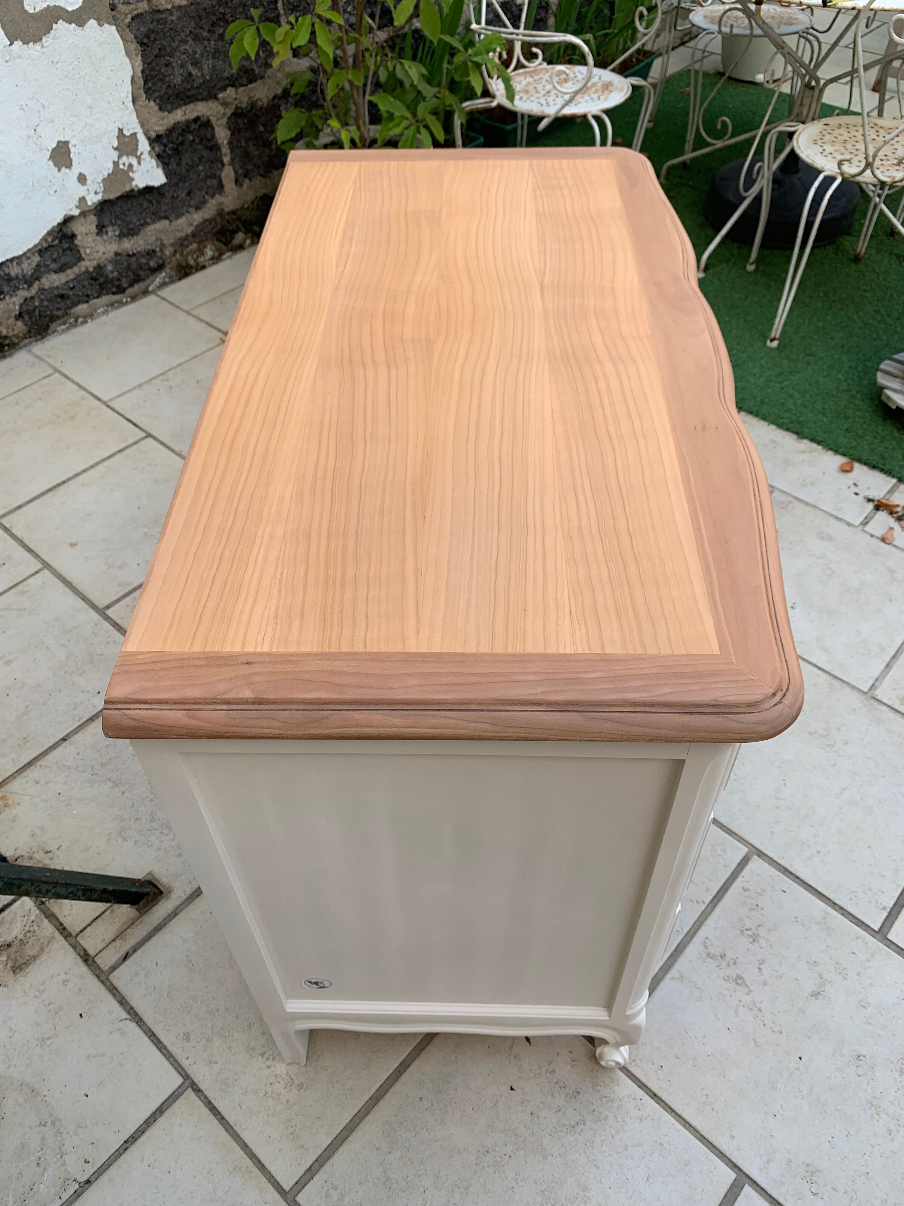 Louis XV chest of drawers