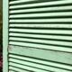 Ancienne persienne bois couleur vert mint