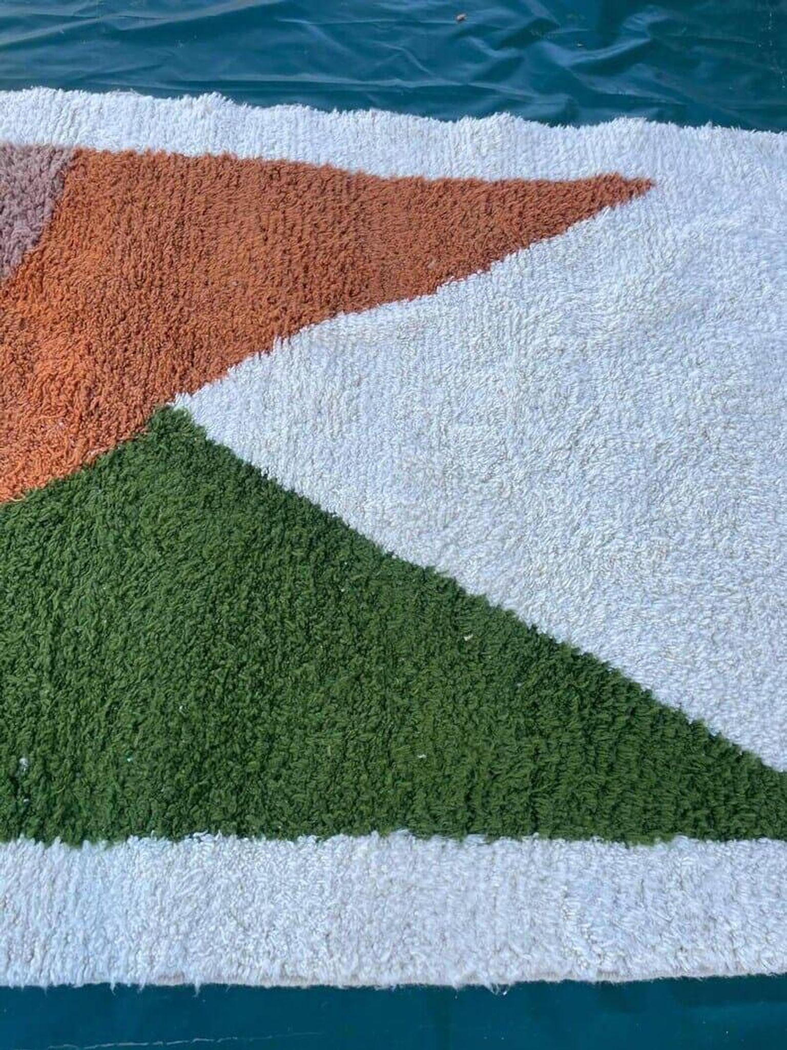 Handwoven wool Berber rug size 1.5/2.5 m