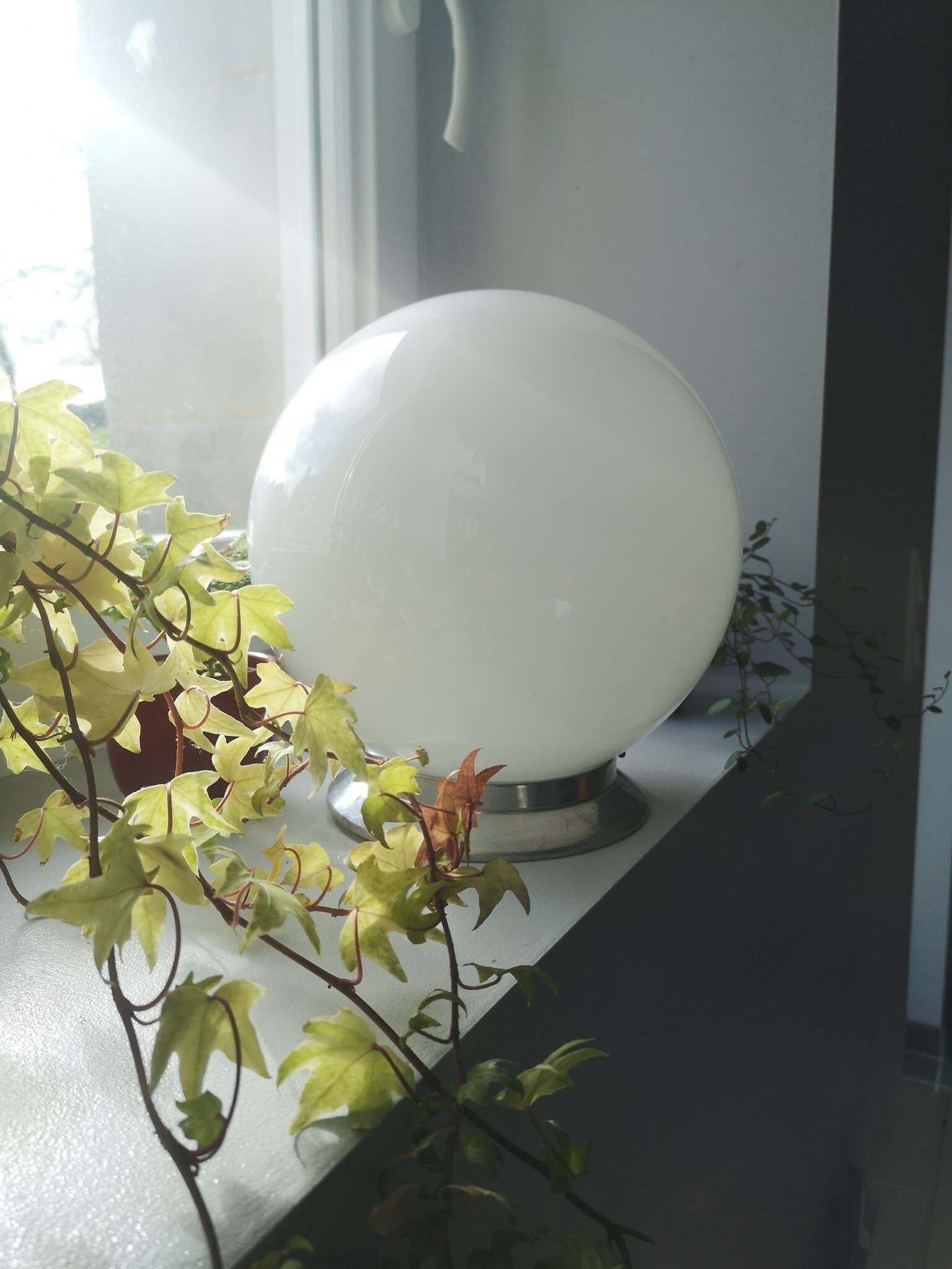 Old ceiling lamp opaline globe white metal base Art Deco 1930 ø 20 cm