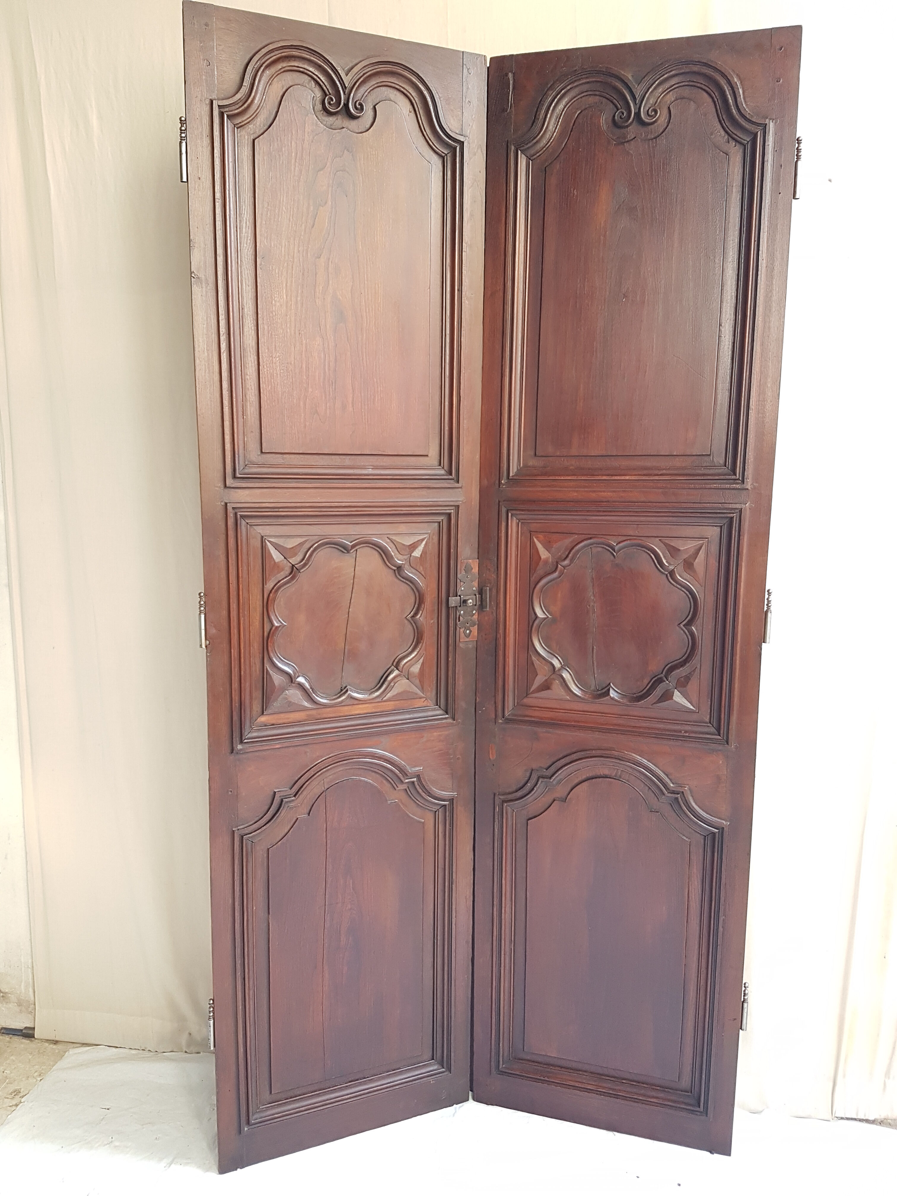2 Doors closet/19th wardrobe
