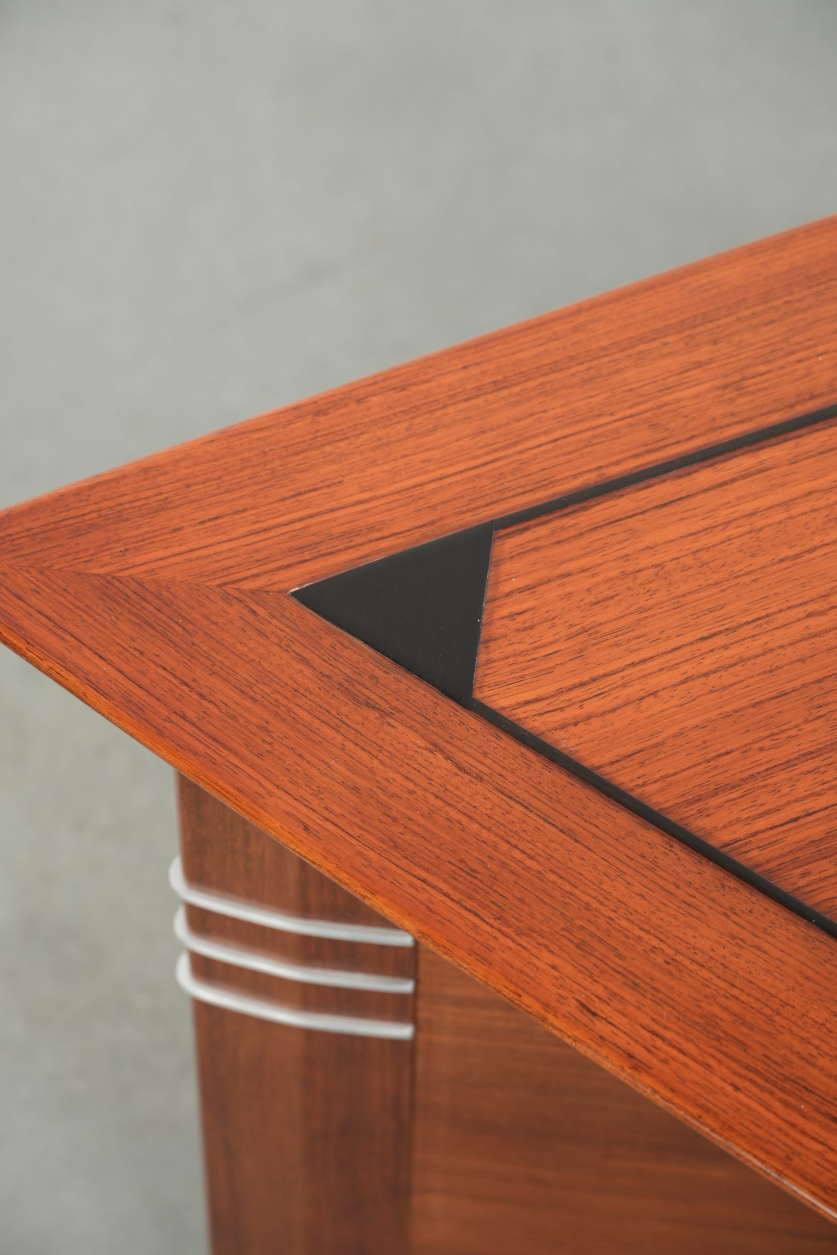 Luxury design side/coffee table in triangular shape in Art Deco style