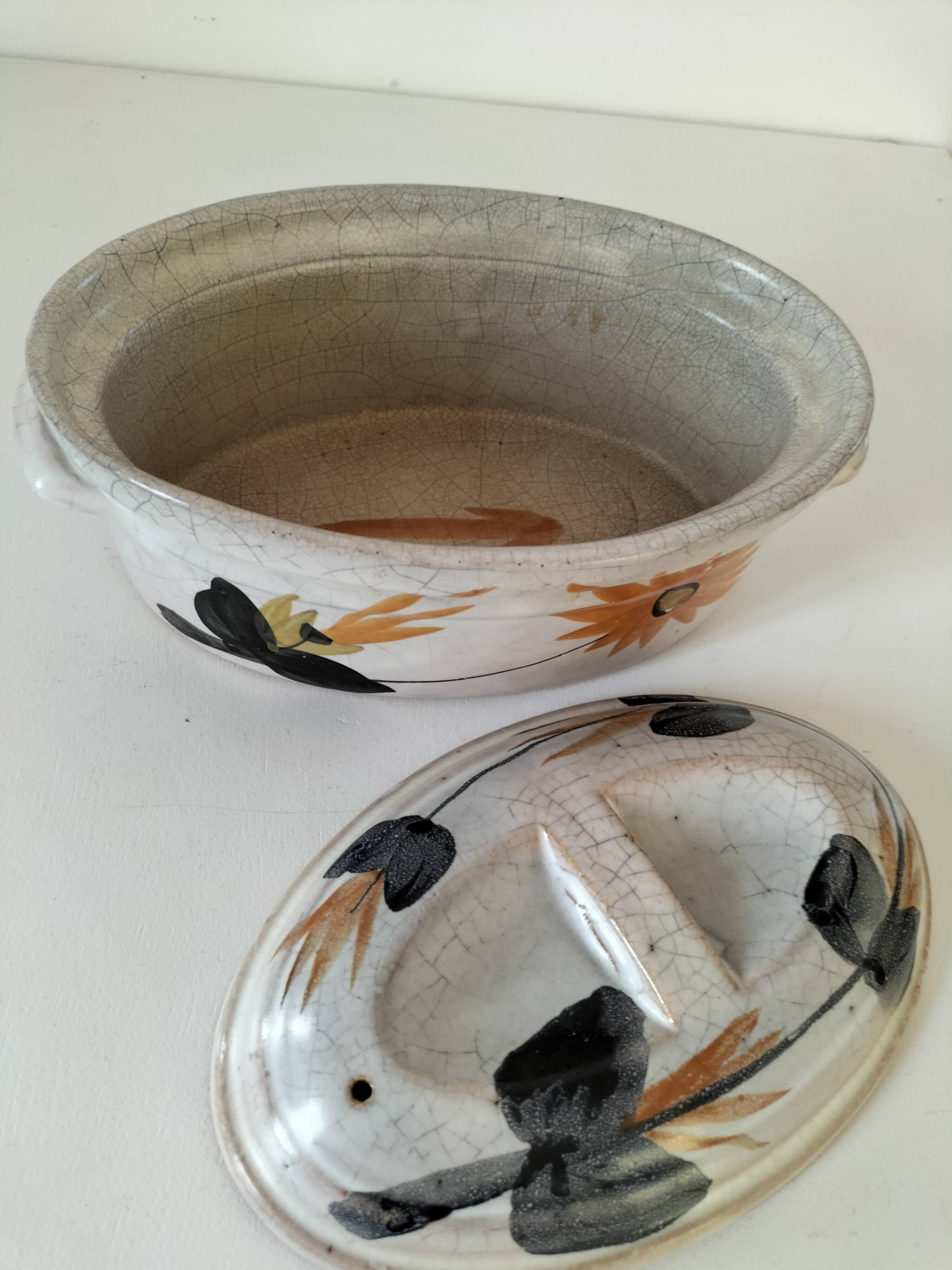 Marsh pottery dish
