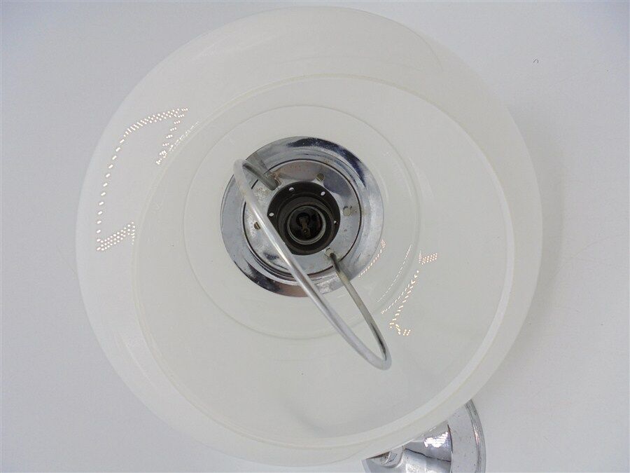 Suspension in opaline white