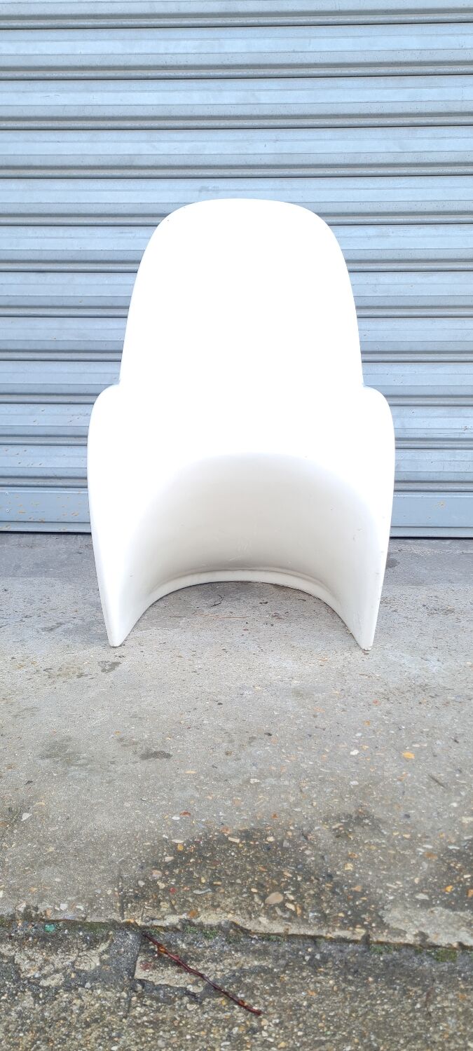 Fiberglass chair from the 70s